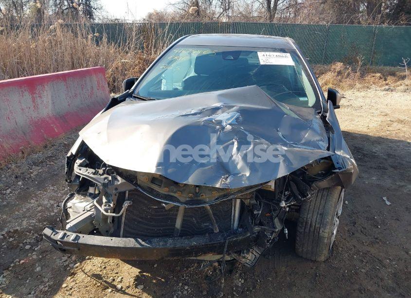 Photo 12 of 2019 Toyota Corolla LE (VIN 5YFBURHE0KP875590)