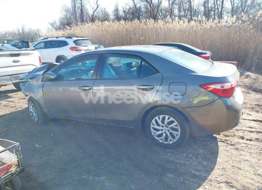 Photo 14 of 2019 Toyota Corolla LE (VIN 5YFBURHE0KP875590)