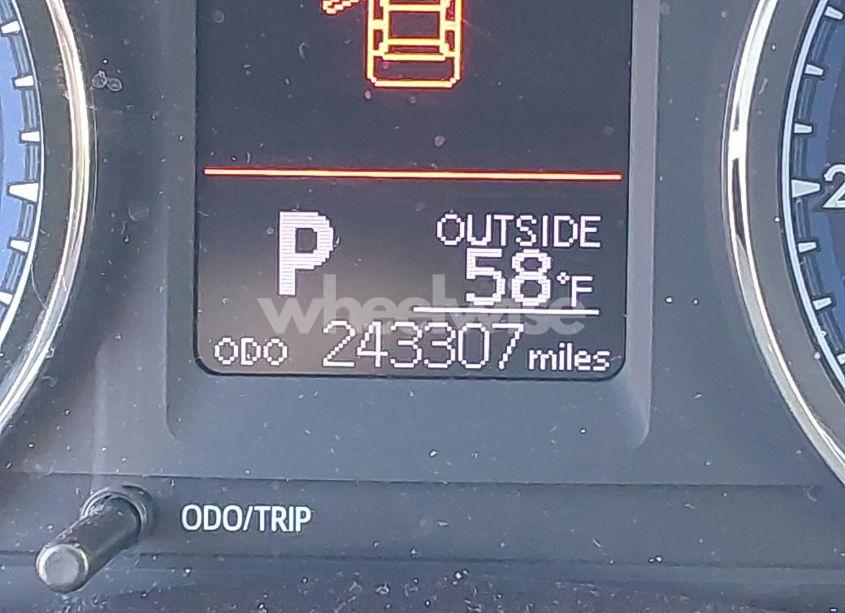 Photo 15 of 2019 Toyota Corolla LE (VIN 5YFBURHE0KP875590)