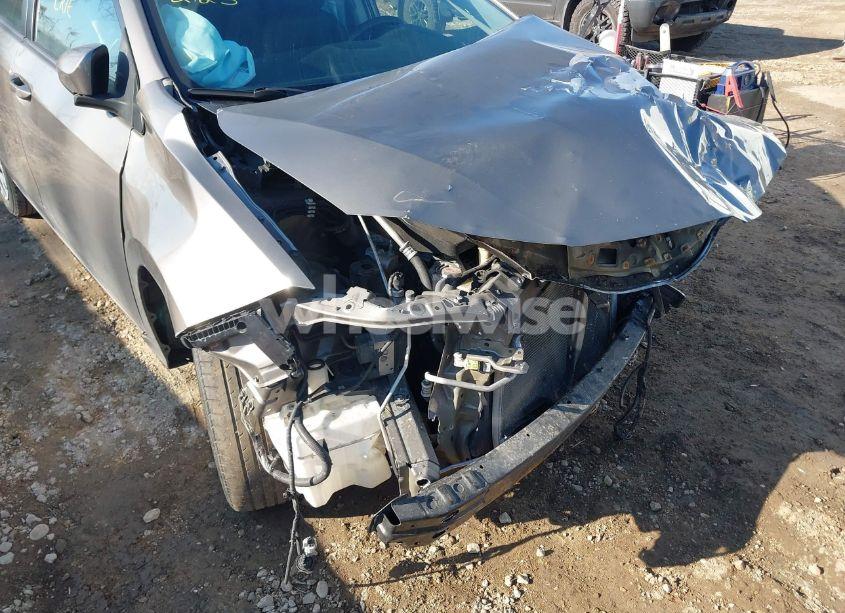 Photo 17 of 2019 Toyota Corolla LE (VIN 5YFBURHE0KP875590)