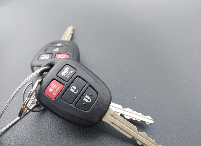 Photo 11 of 2019 Toyota Corolla LE (VIN 5YFBURHE0KP879395)