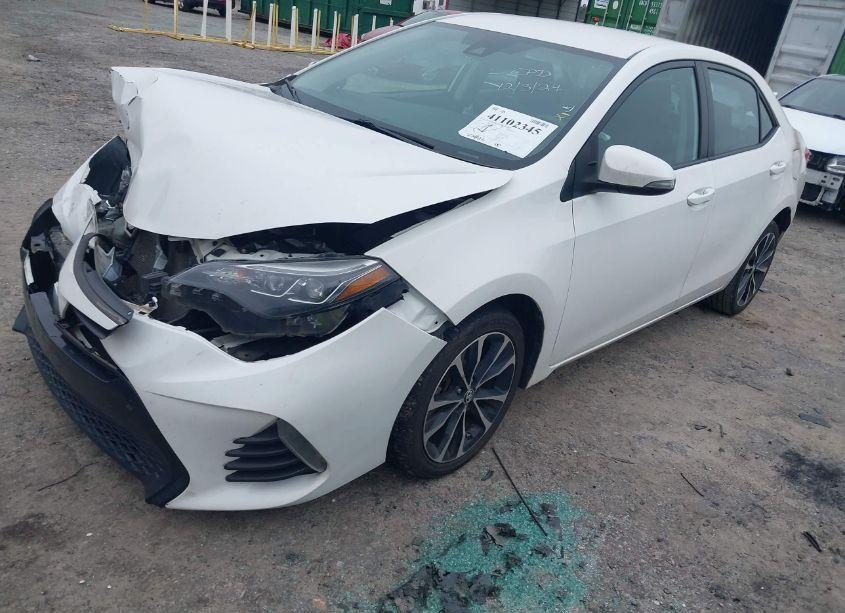 Photo 2 of 2019 Toyota Corolla SE (VIN 5YFBURHE0KP881051)