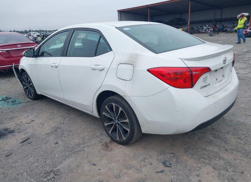 Photo 3 of 2019 Toyota Corolla SE (VIN 5YFBURHE0KP881051)