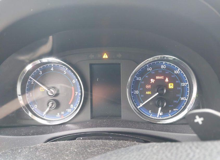 Photo 7 of 2019 Toyota Corolla SE (VIN 5YFBURHE0KP881051)