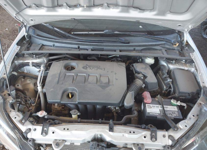 Photo 10 of 2019 Toyota Corolla LE (VIN 5YFBURHE0KP889313)