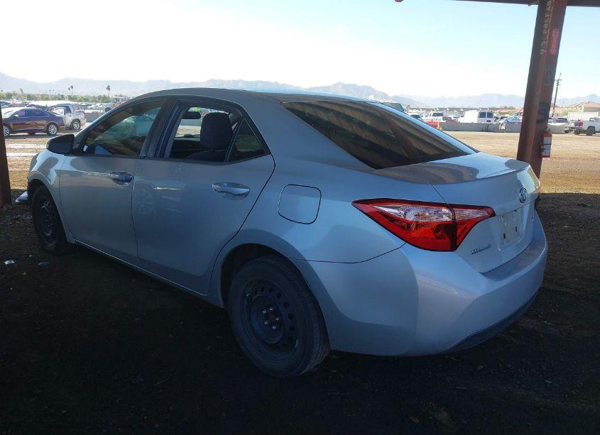 Photo 3 of 2019 Toyota Corolla LE (VIN 5YFBURHE0KP889313)
