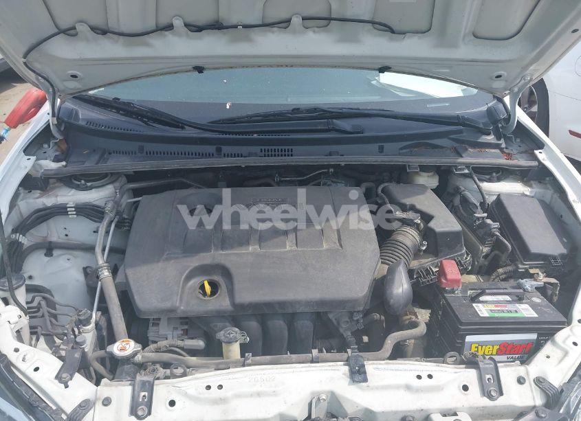 Photo 10 of 2019 Toyota Corolla LE (VIN 5YFBURHE0KP895824)