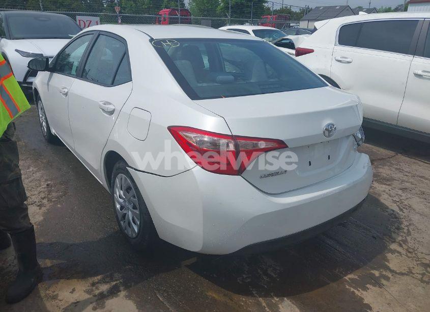 Photo 3 of 2019 Toyota Corolla LE (VIN 5YFBURHE0KP895824)