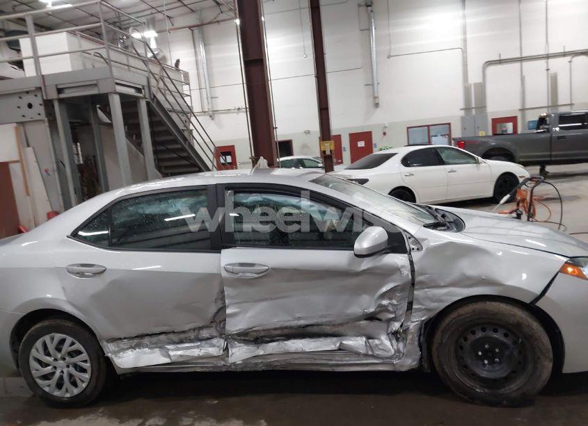 Photo 13 of 2019 Toyota Corolla LE (VIN 5YFBURHE0KP899744)