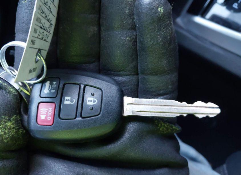 Photo 10 of 2019 Toyota Corolla SE (VIN 5YFBURHE0KP908166)