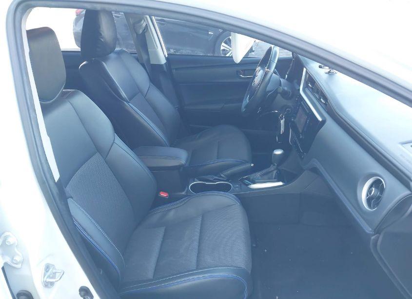 Photo 4 of 2019 Toyota Corolla SE (VIN 5YFBURHE0KP908166)