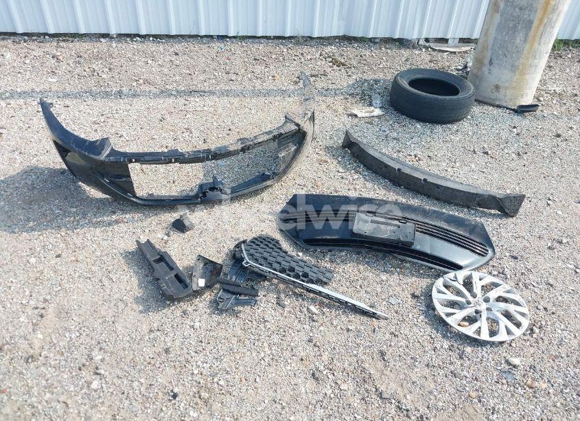 Photo 12 of 2019 Toyota Corolla LE (VIN 5YFBURHE0KP913688)