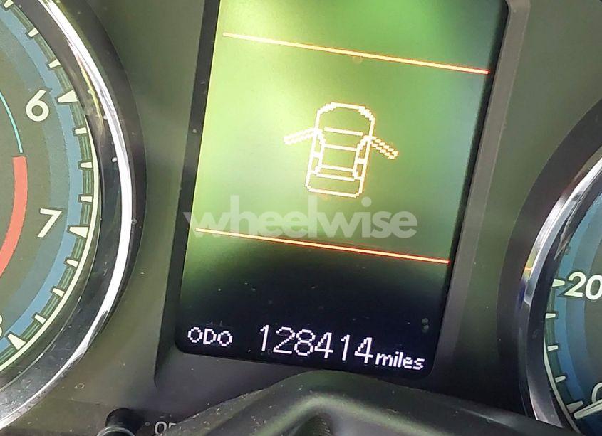 Photo 16 of 2019 Toyota Corolla LE (VIN 5YFBURHE0KP913688)