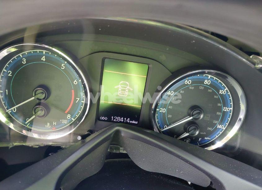 Photo 7 of 2019 Toyota Corolla LE (VIN 5YFBURHE0KP913688)