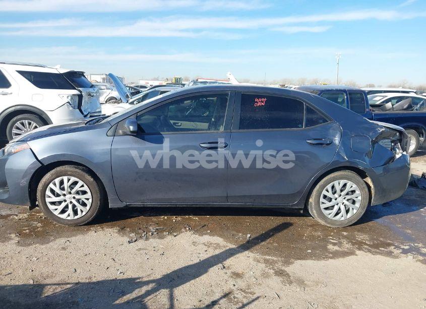 Photo 14 of 2019 Toyota Corolla LE (VIN 5YFBURHE0KP916557)