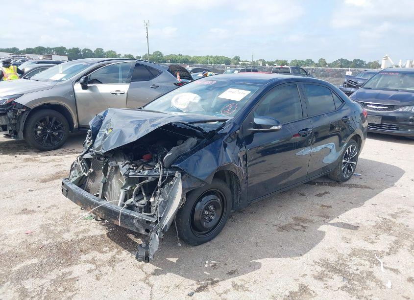 Photo 2 of 2019 Toyota Corolla SE (VIN 5YFBURHE0KP920964)