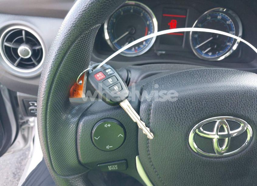 Photo 11 of 2019 Toyota Corolla LE (VIN 5YFBURHE0KP934170)
