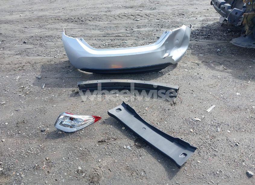 Photo 12 of 2019 Toyota Corolla LE (VIN 5YFBURHE0KP934170)