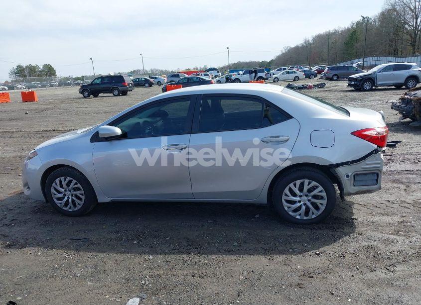 Photo 15 of 2019 Toyota Corolla LE (VIN 5YFBURHE0KP934170)