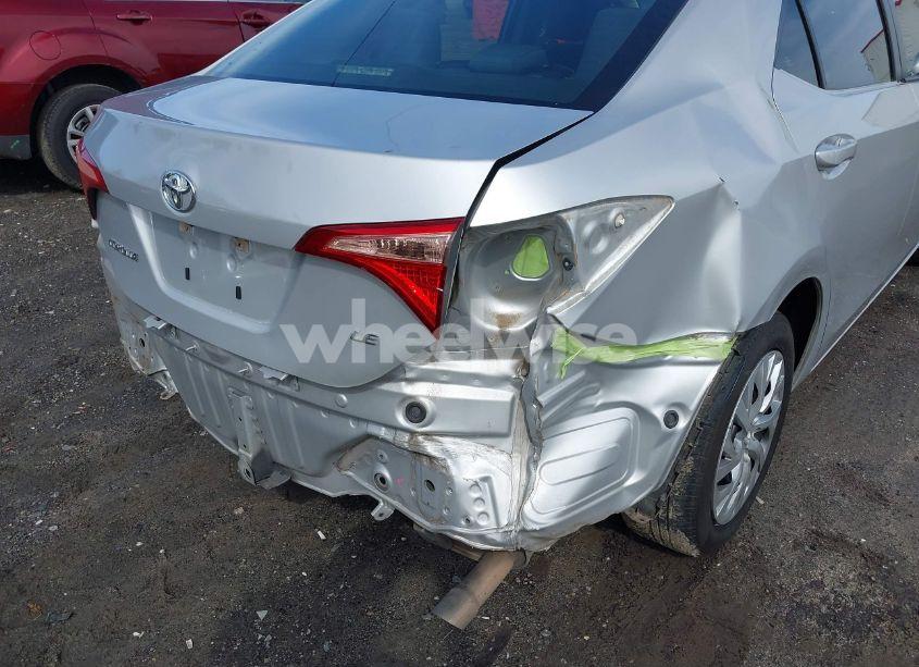 Photo 6 of 2019 Toyota Corolla LE (VIN 5YFBURHE0KP934170)