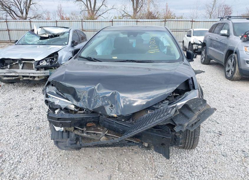 Photo 13 of 2019 Toyota Corolla LE (VIN 5YFBURHE0KP935089)