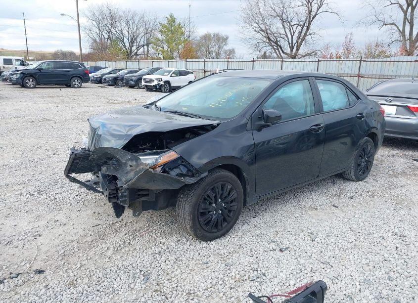 Photo 2 of 2019 Toyota Corolla LE (VIN 5YFBURHE0KP935089)
