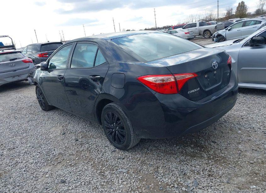Photo 3 of 2019 Toyota Corolla LE (VIN 5YFBURHE0KP935089)
