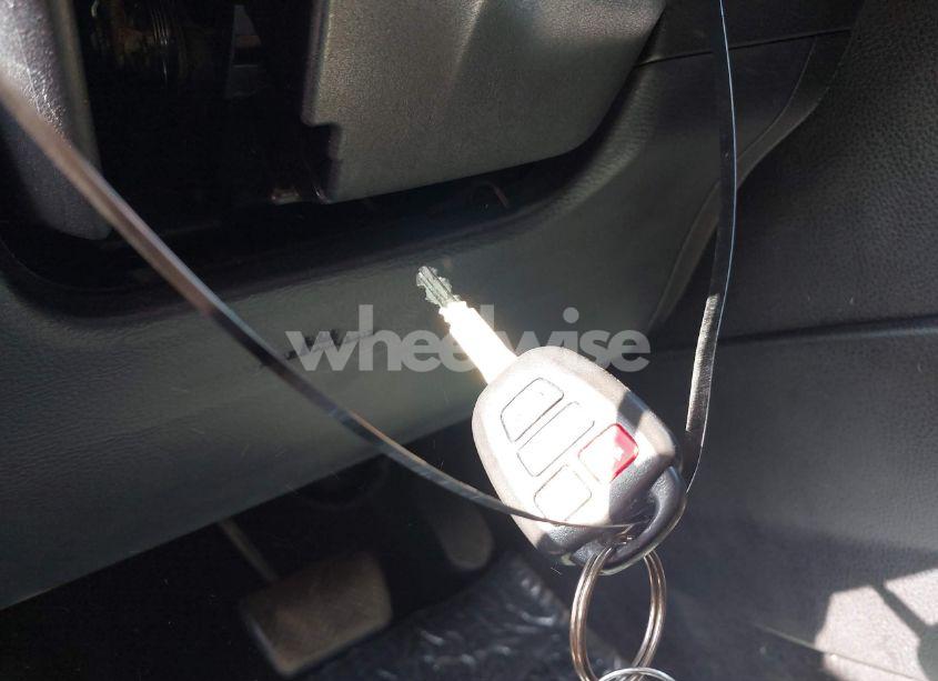 Photo 11 of 2019 Toyota Corolla LE (VIN 5YFBURHE0KP938641)