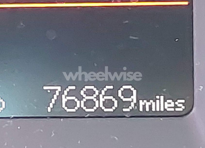 Photo 16 of 2019 Toyota Corolla LE (VIN 5YFBURHE0KP938641)