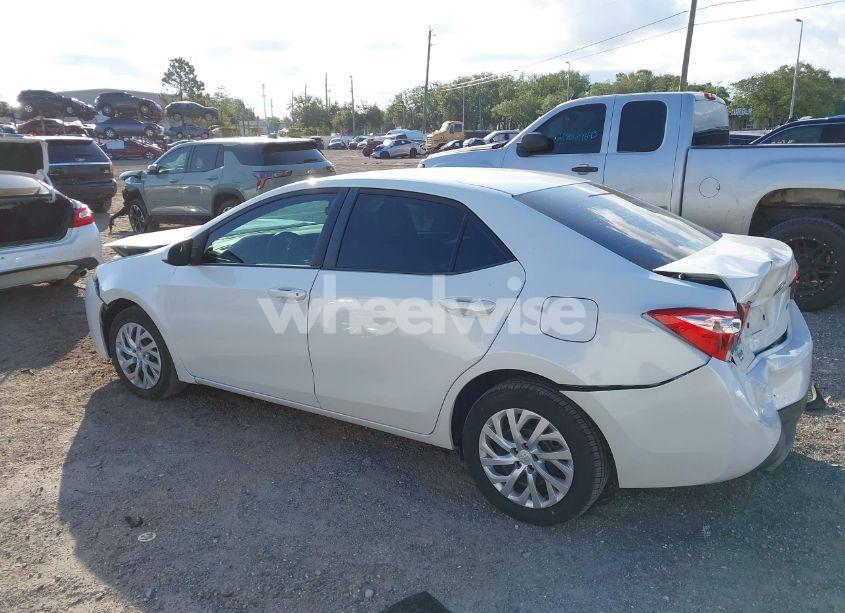 Photo 14 of 2019 Toyota Corolla LE (VIN 5YFBURHE0KP940096)