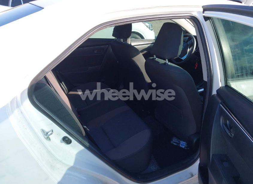 Photo 8 of 2019 Toyota Corolla LE (VIN 5YFBURHE0KP940096)