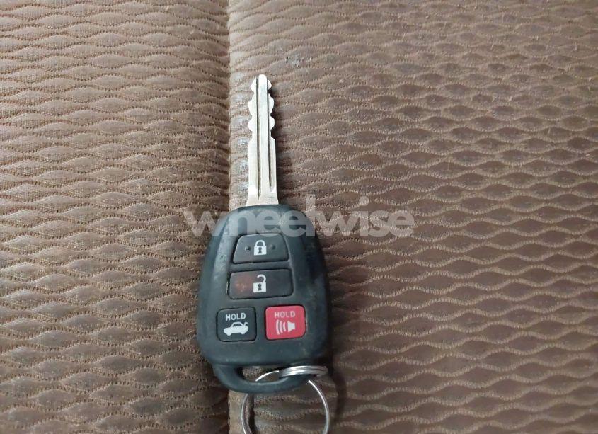 Photo 11 of 2014 Toyota Corolla LE (VIN 5YFBURHE1EP011524)