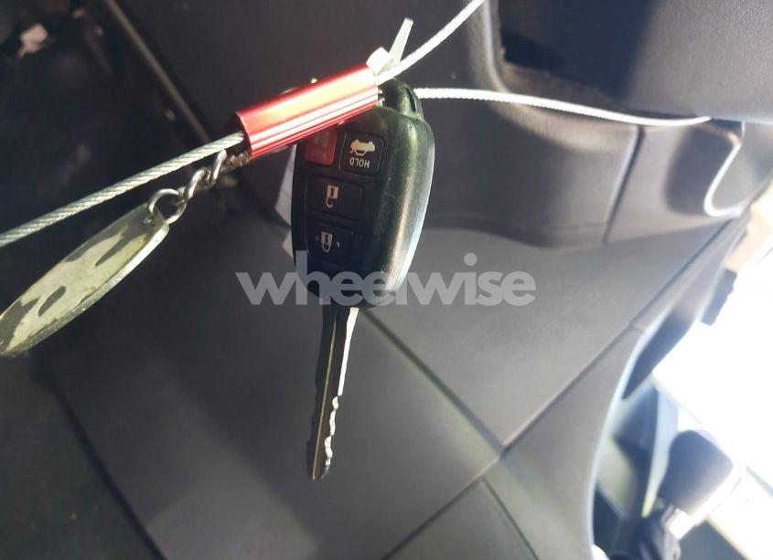 Photo 11 of 2014 Toyota Corolla LE (VIN 5YFBURHE1EP039596)