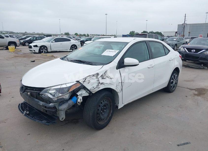 Photo 2 of 2014 Toyota Corolla LE (VIN 5YFBURHE1EP057063)