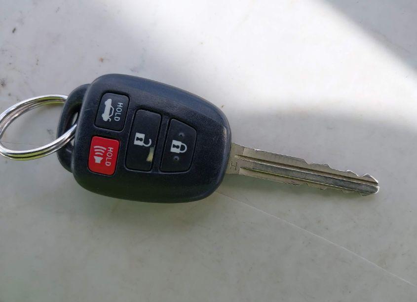 Photo 11 of 2014 Toyota Corolla (VIN 5YFBURHE1EP060836)