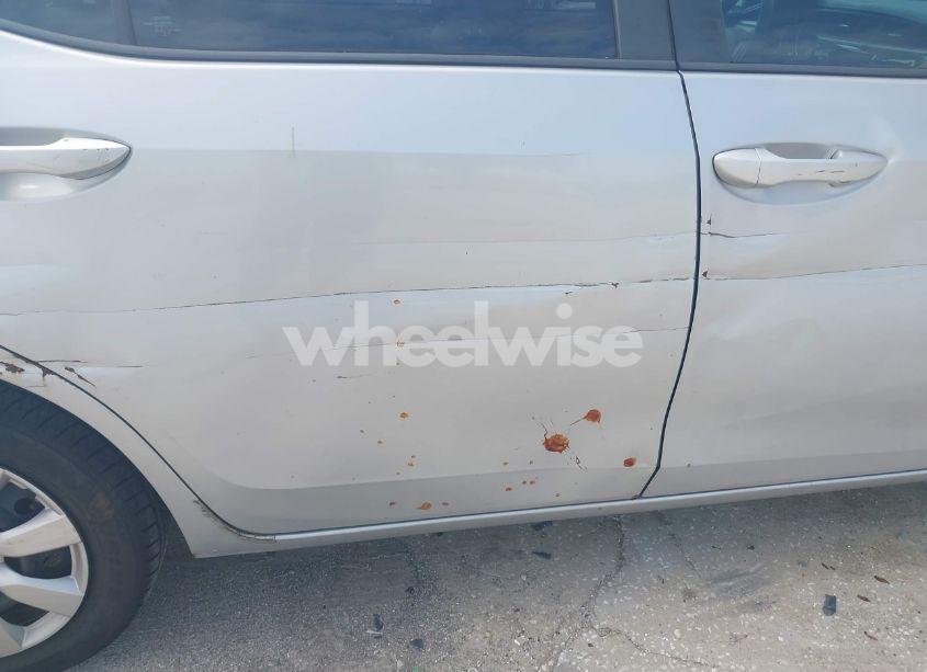 Photo 17 of 2014 Toyota Corolla LE (VIN 5YFBURHE1EP076275)