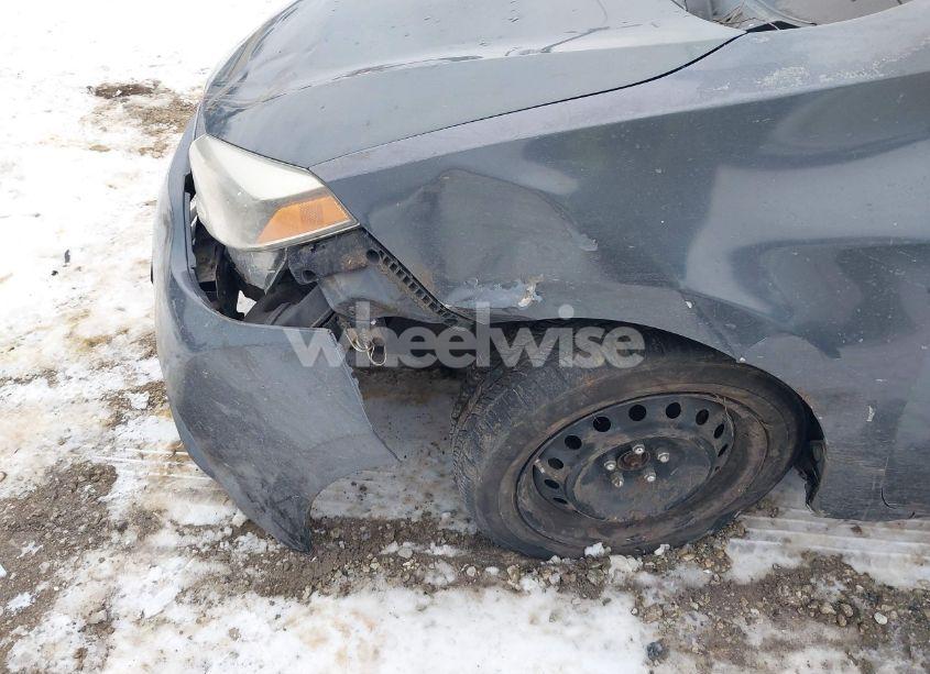 Photo 17 of 2014 Toyota Corolla LE (VIN 5YFBURHE1EP139259)