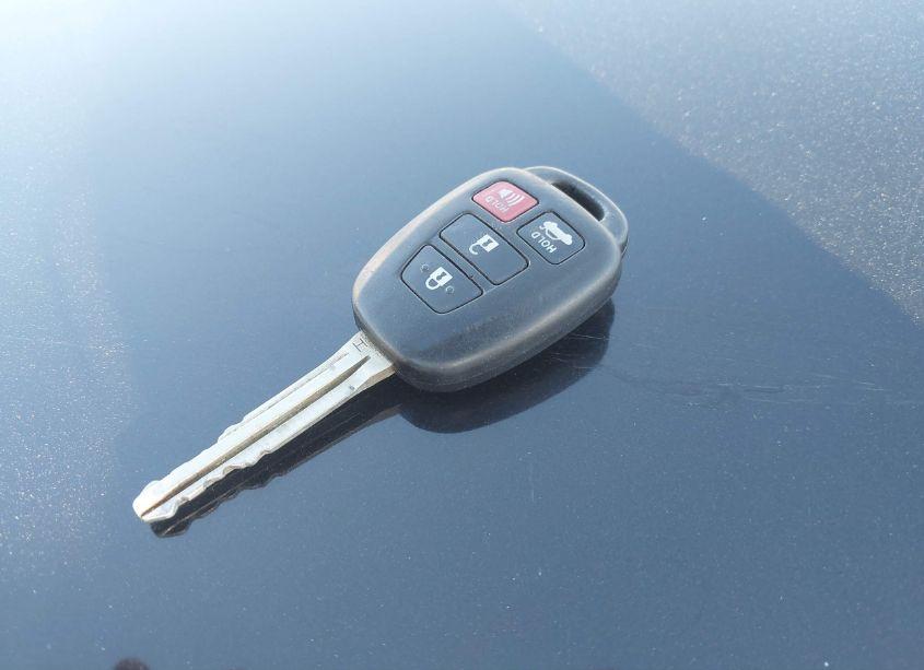 Photo 11 of 2014 Toyota Corolla S PLUS (VIN 5YFBURHE1EP176747)