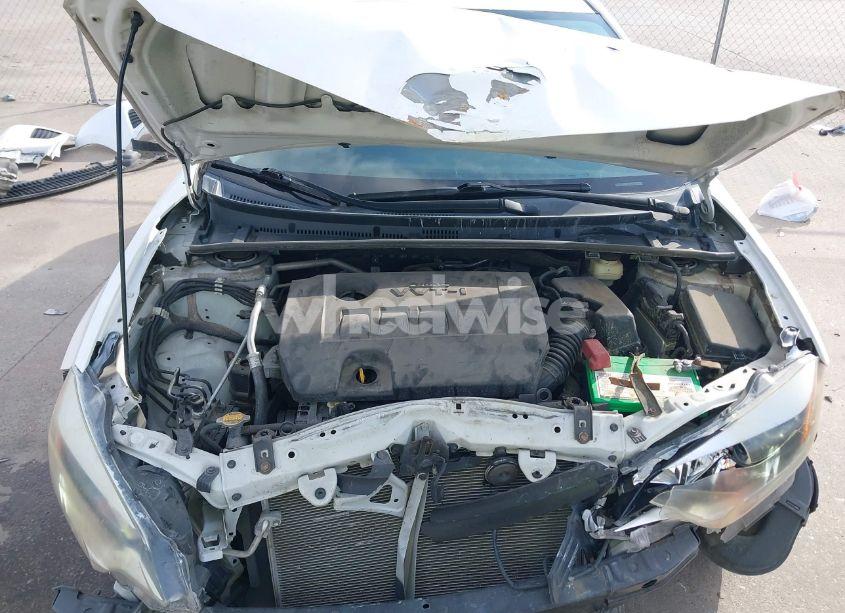 Photo 10 of 2015 Toyota Corolla L (VIN 5YFBURHE1FP181710)