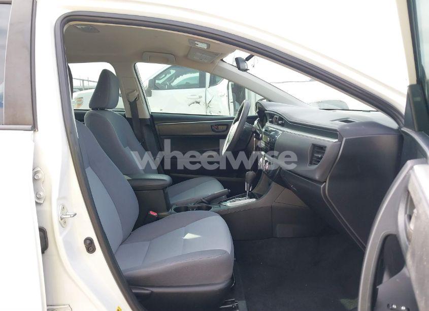 Photo 5 of 2015 Toyota Corolla L (VIN 5YFBURHE1FP181710)