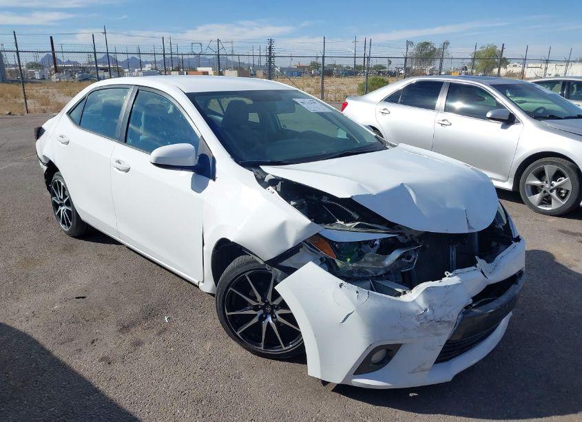 2015 Toyota Corolla LE PLUS (VIN 5YFBURHE1FP203804) main photo