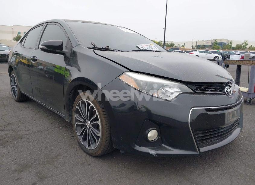 2015 Toyota Corolla S PLUS (VIN 5YFBURHE1FP225026) main photo