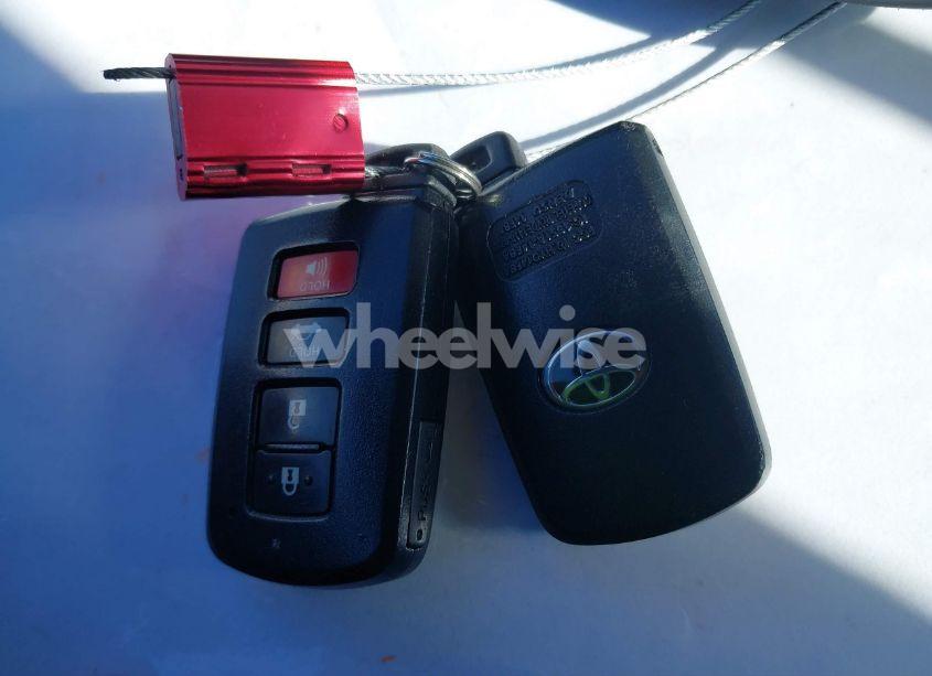 Photo 11 of 2015 Toyota Corolla S PLUS (VIN 5YFBURHE1FP242781)