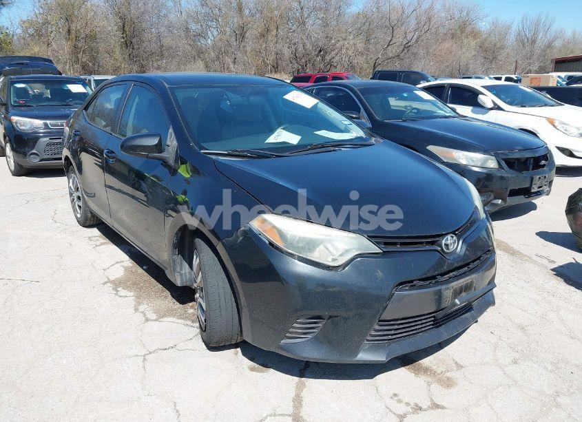 2015 Toyota Corolla LE (VIN 5YFBURHE1FP293505) main photo