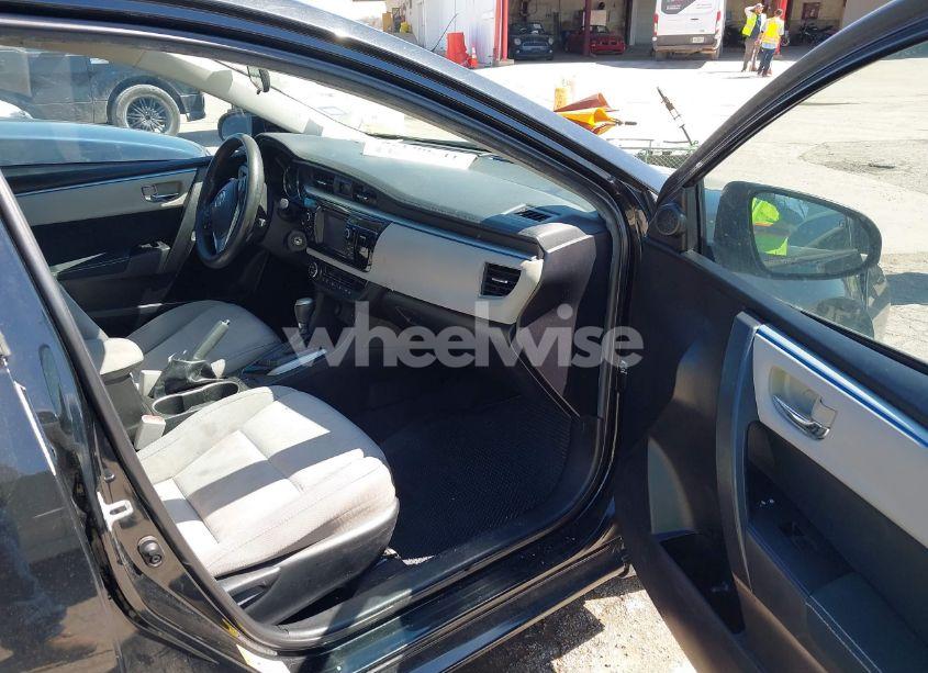 Photo 5 of 2015 Toyota Corolla LE (VIN 5YFBURHE1FP293505)