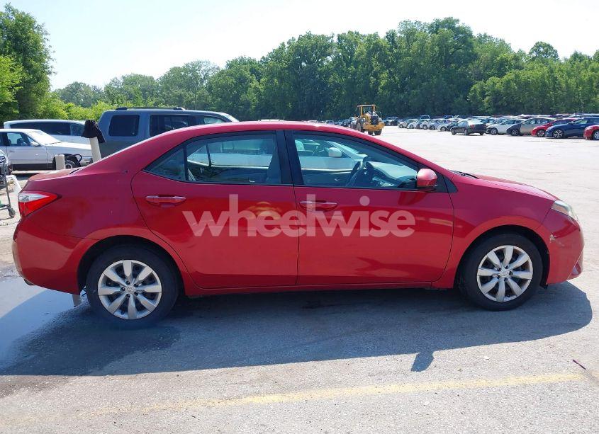 Photo 13 of 2015 Toyota Corolla LE (VIN 5YFBURHE1FP340032)