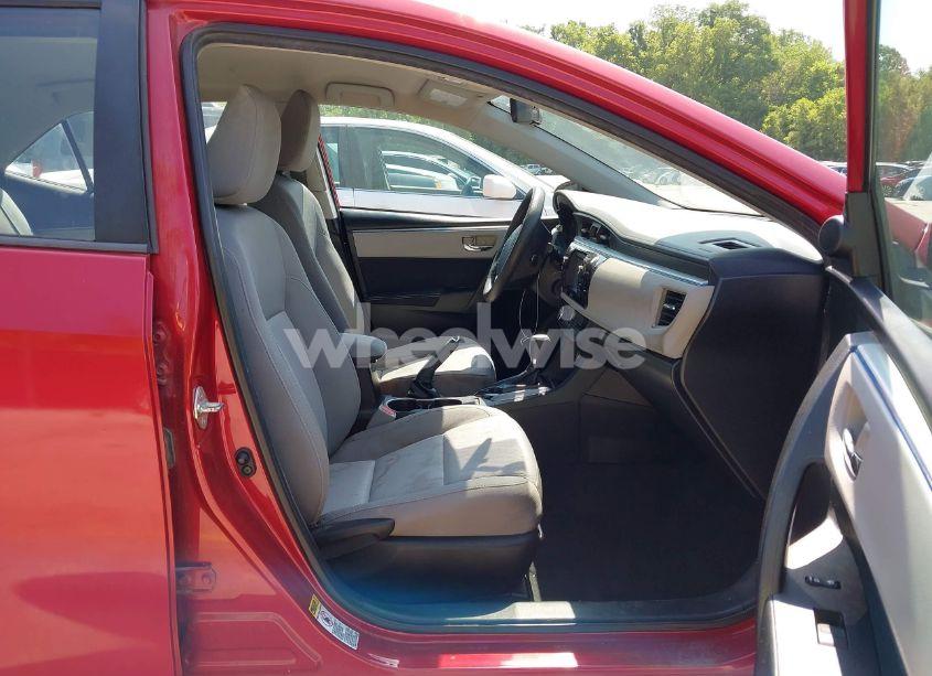 Photo 5 of 2015 Toyota Corolla LE (VIN 5YFBURHE1FP340032)