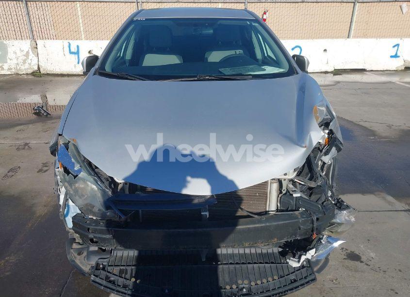 Photo 13 of 2015 Toyota Corolla LE (VIN 5YFBURHE1FP350656)