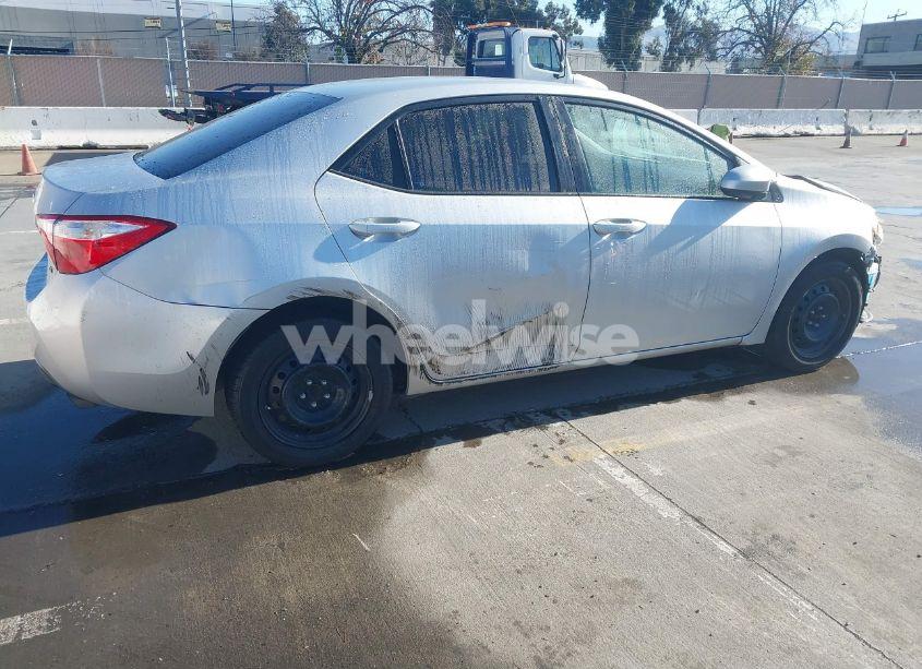 Photo 4 of 2015 Toyota Corolla LE (VIN 5YFBURHE1FP350656)