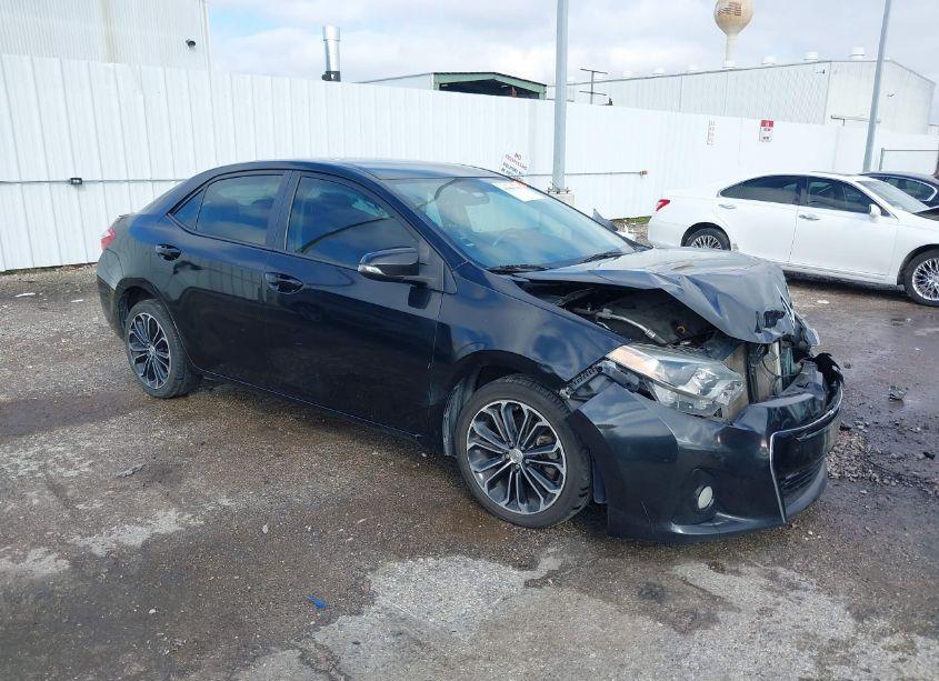 2015 Toyota Corolla S PLUS (VIN 5YFBURHE1FP352360) main photo